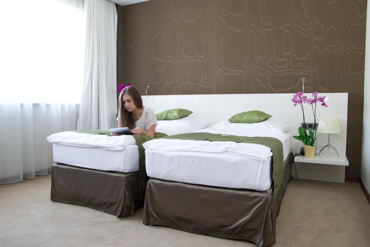Mikado Hotel Нитра Екстериор снимка